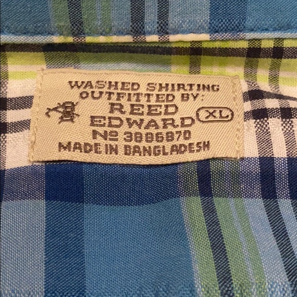 Button down - Picture 2 of 3